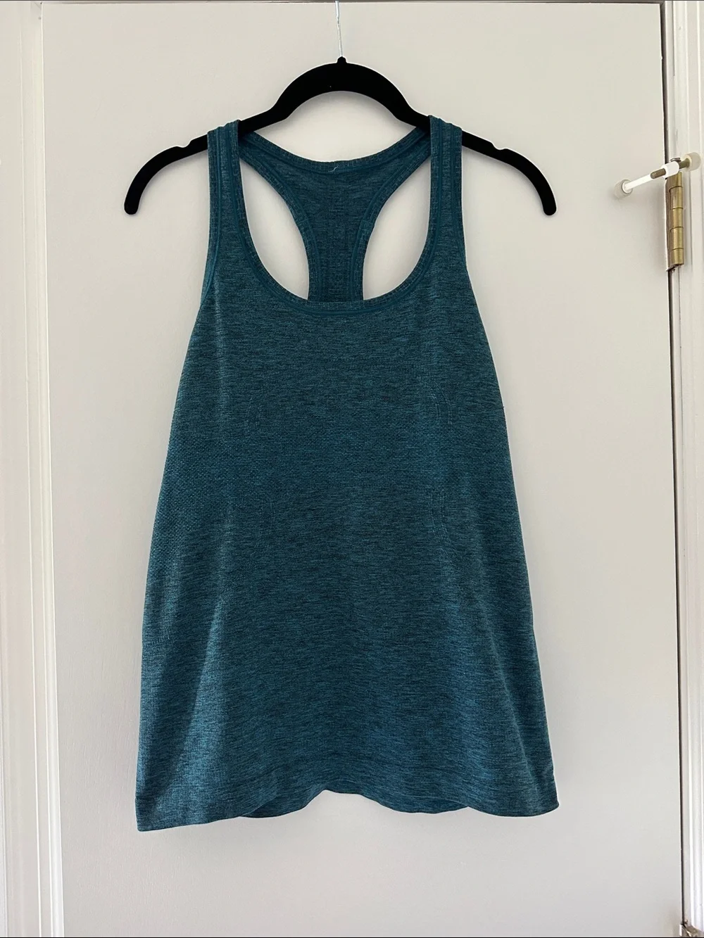 Lululemon Swiftly Tech Racerback Tank in Blue | Size 10